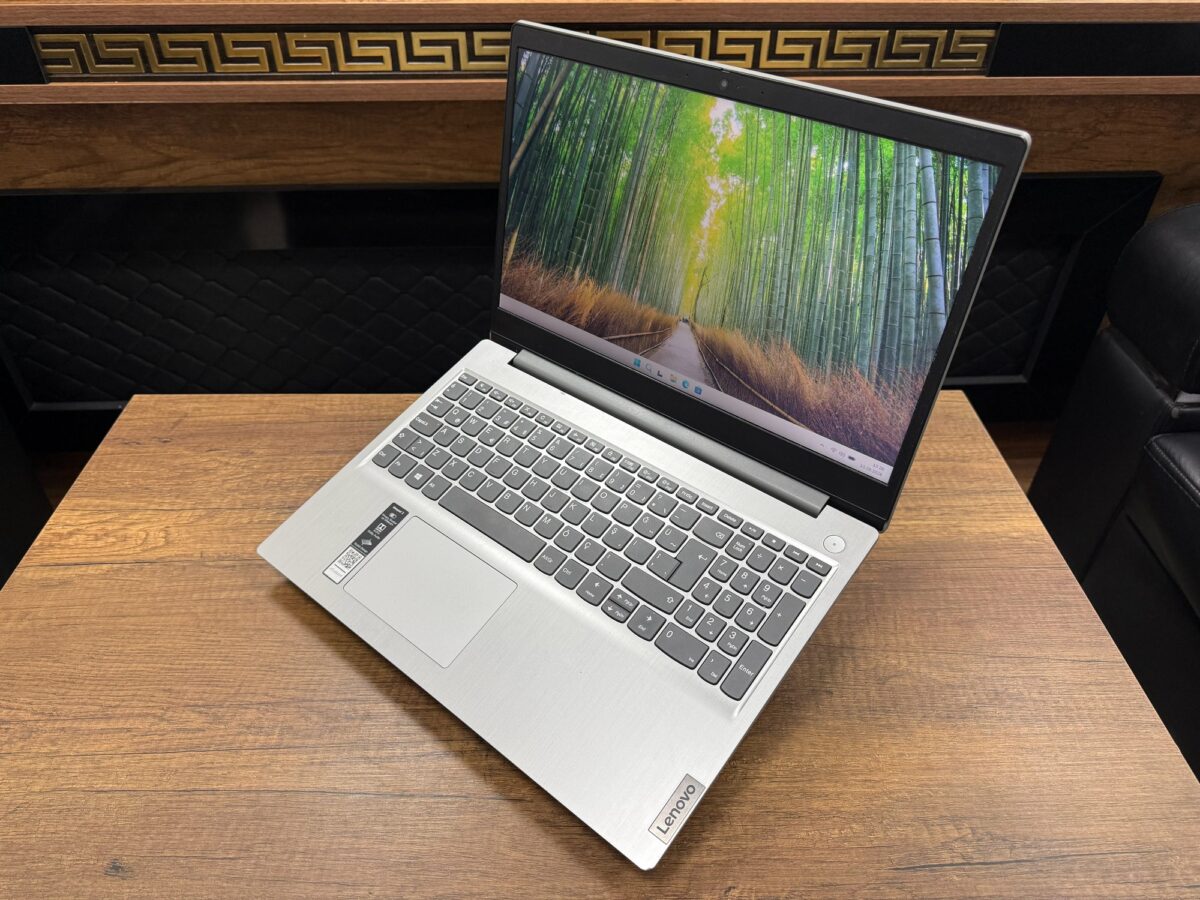Lenovo IdeaPad 3 81W1005VTX Ryzen 3 3250U 4GB 128GB 15.6" Notebook (İKİNCİ EL) - Görsel 4