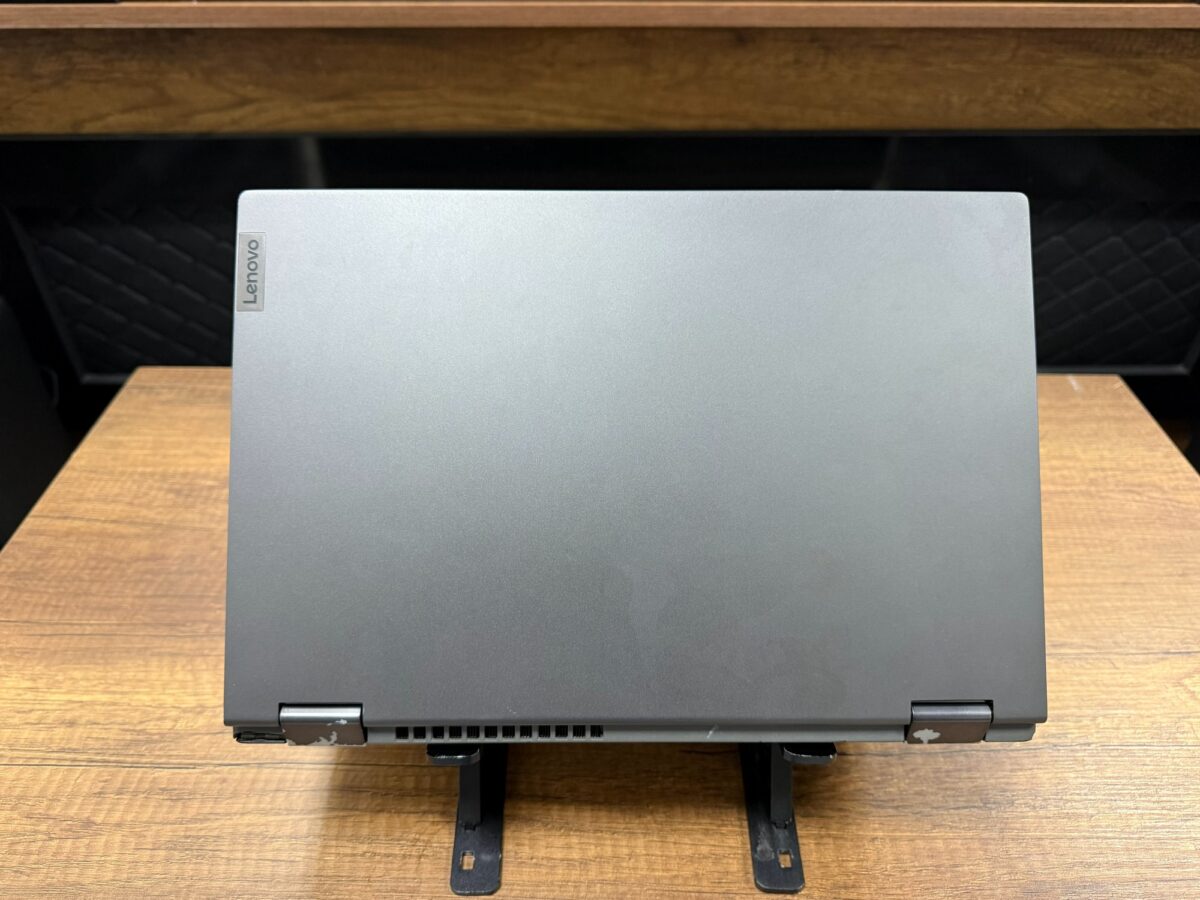 Lenovo V15 i3-1005G1 8GB 256GB UHD Graphics 15.6" Full HD Notebook (İKİNCİ EL) - Görsel 4