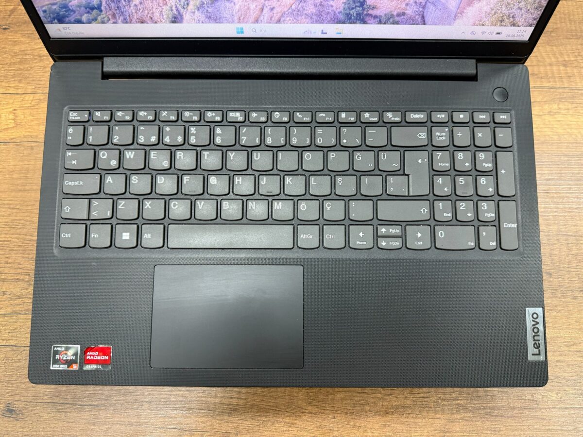 Lenovo V15 G4 AMD R5 7520U 8GB 512GB 15.6” FHD 82YU00QKTX Notebook (İKİNCİ EL) - Görsel 2