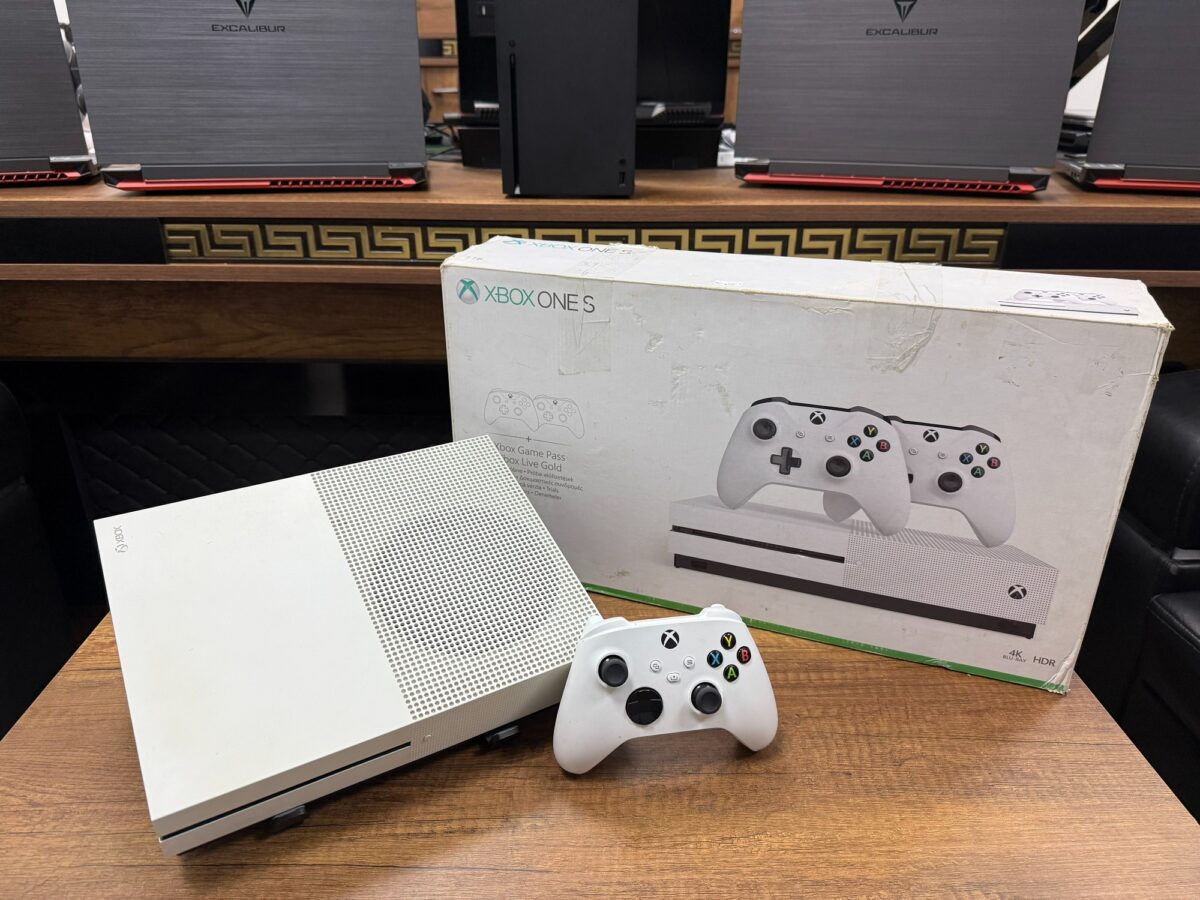 Microsoft Xbox One S CD'li Sürüm Tek Kol Oyun Konsolu (İKİNCİ EL) - Görsel 2