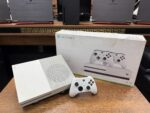 Microsoft Xbox One S CD'li Sürüm Tek Kol Oyun Konsolu (İKİNCİ EL) - Görsel 2