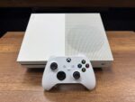 Microsoft Xbox One S CD'li Sürüm Tek Kol Oyun Konsolu (İKİNCİ EL) - Görsel 3