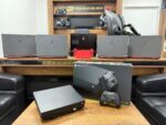 Microsoft Xbox One X Tek Kol 9. Nesil Kutulu Oyun Konsolu (İKİNCİ EL)