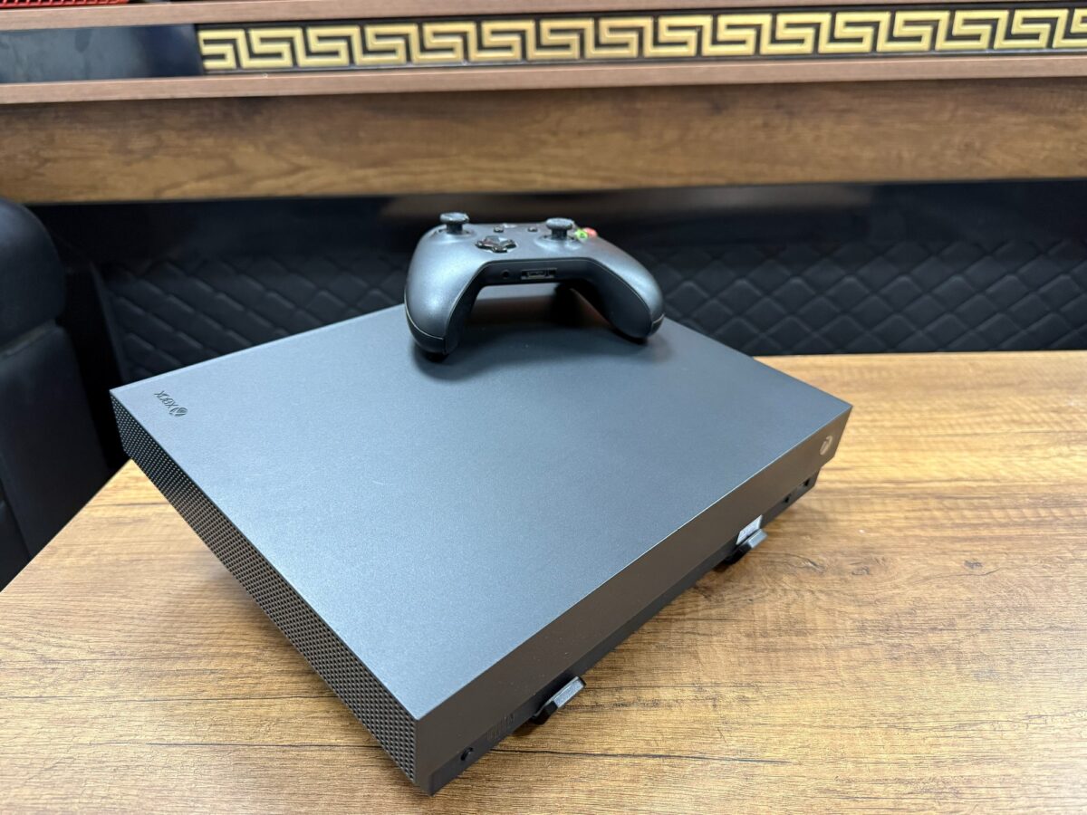 Microsoft Xbox One X Tek Kol 9. Nesil Kutulu Oyun Konsolu (İKİNCİ EL) - Görsel 4