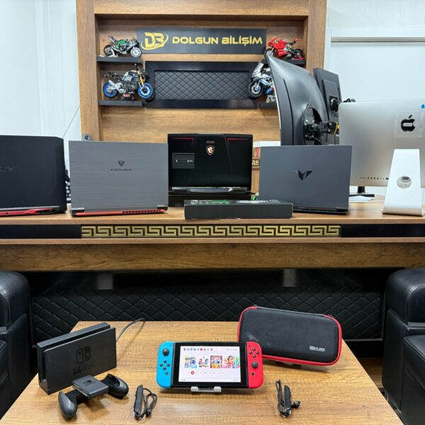 Nintendo Switch 32GB 2 Oyunlu El Oyun Konsolu (İKİNCİ EL)