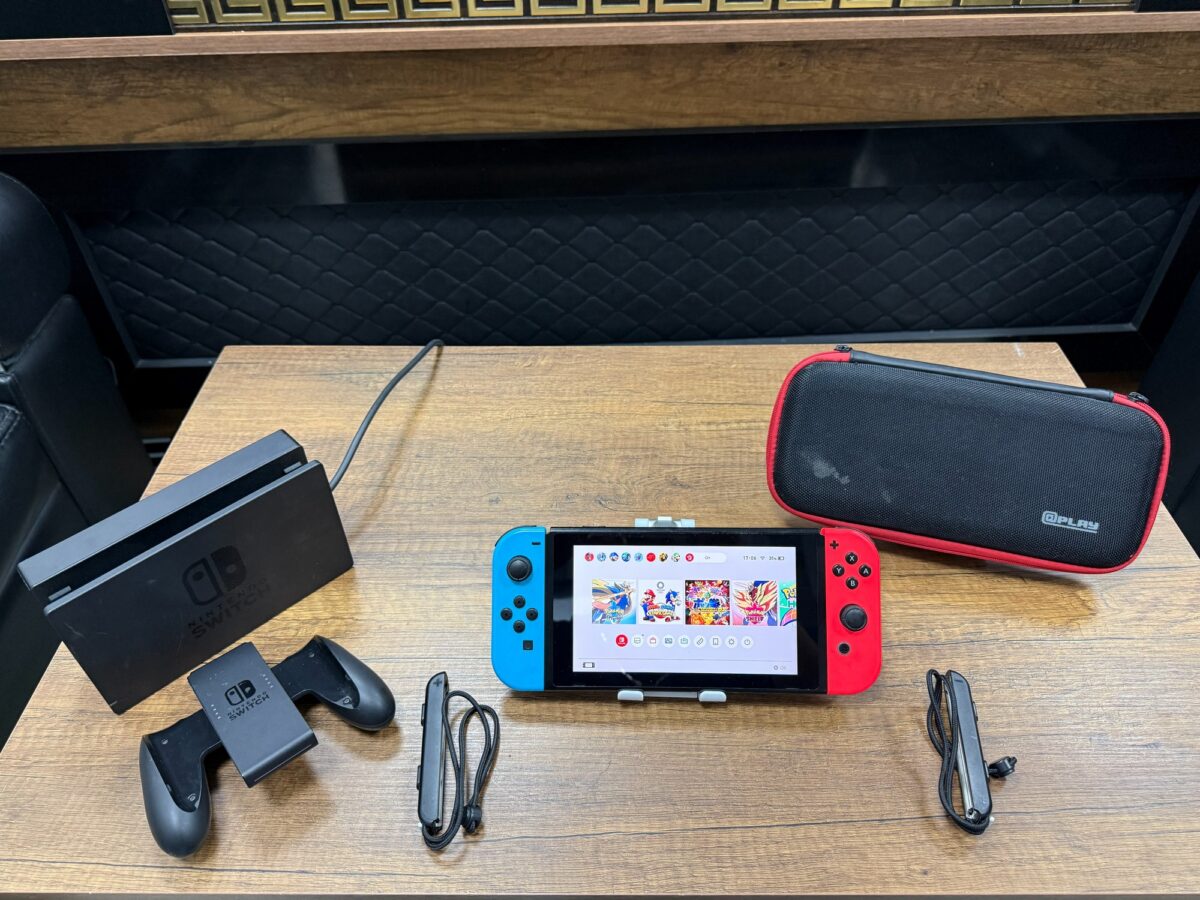 Nintendo Switch 32GB 2 Oyunlu El Oyun Konsolu (İKİNCİ EL) - Görsel 2
