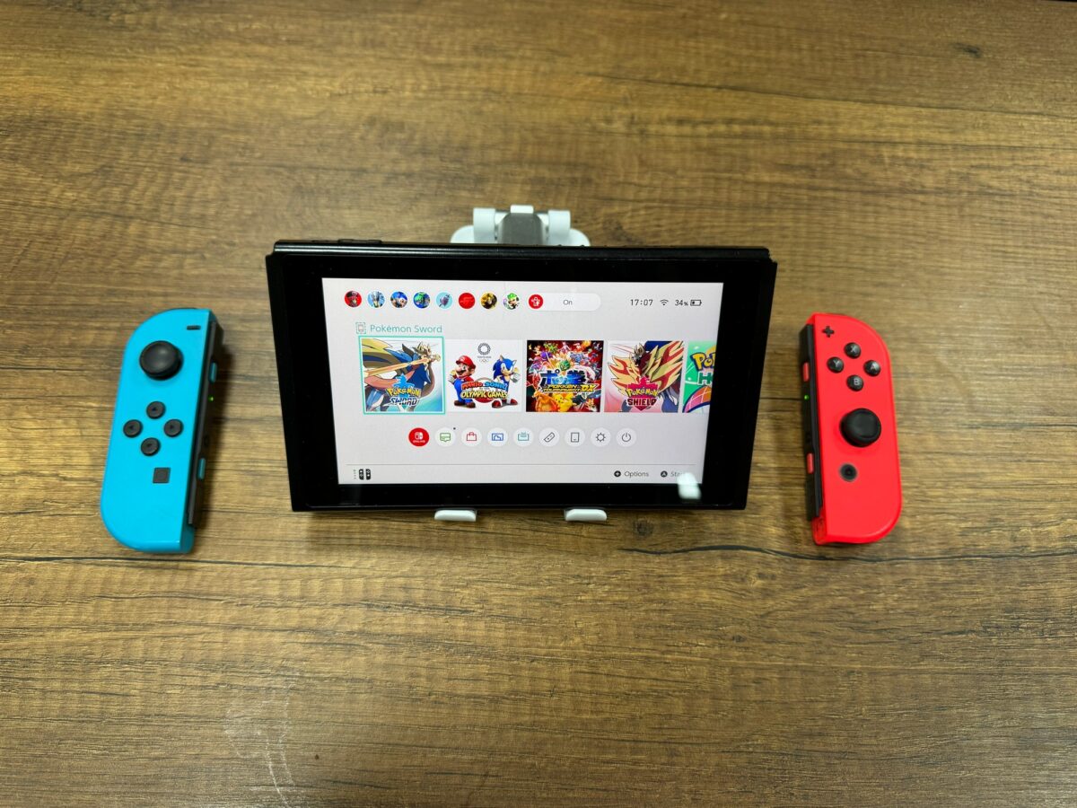 Nintendo Switch 32GB 2 Oyunlu El Oyun Konsolu (İKİNCİ EL) - Görsel 4