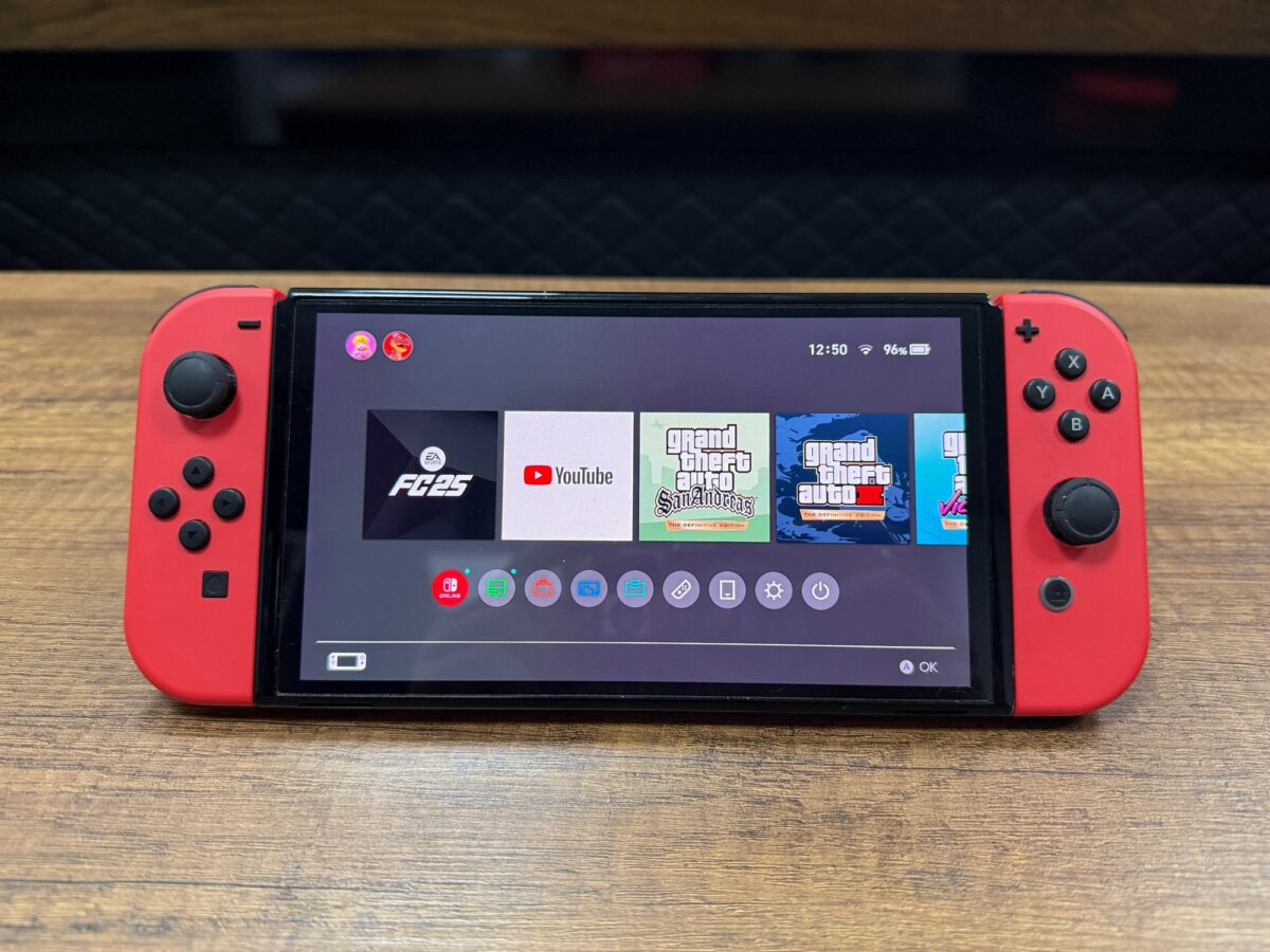 Nintendo Switch OLED Mario Red Edition Oyun Konsolu (İKİNCİ EL) - Görsel 3
