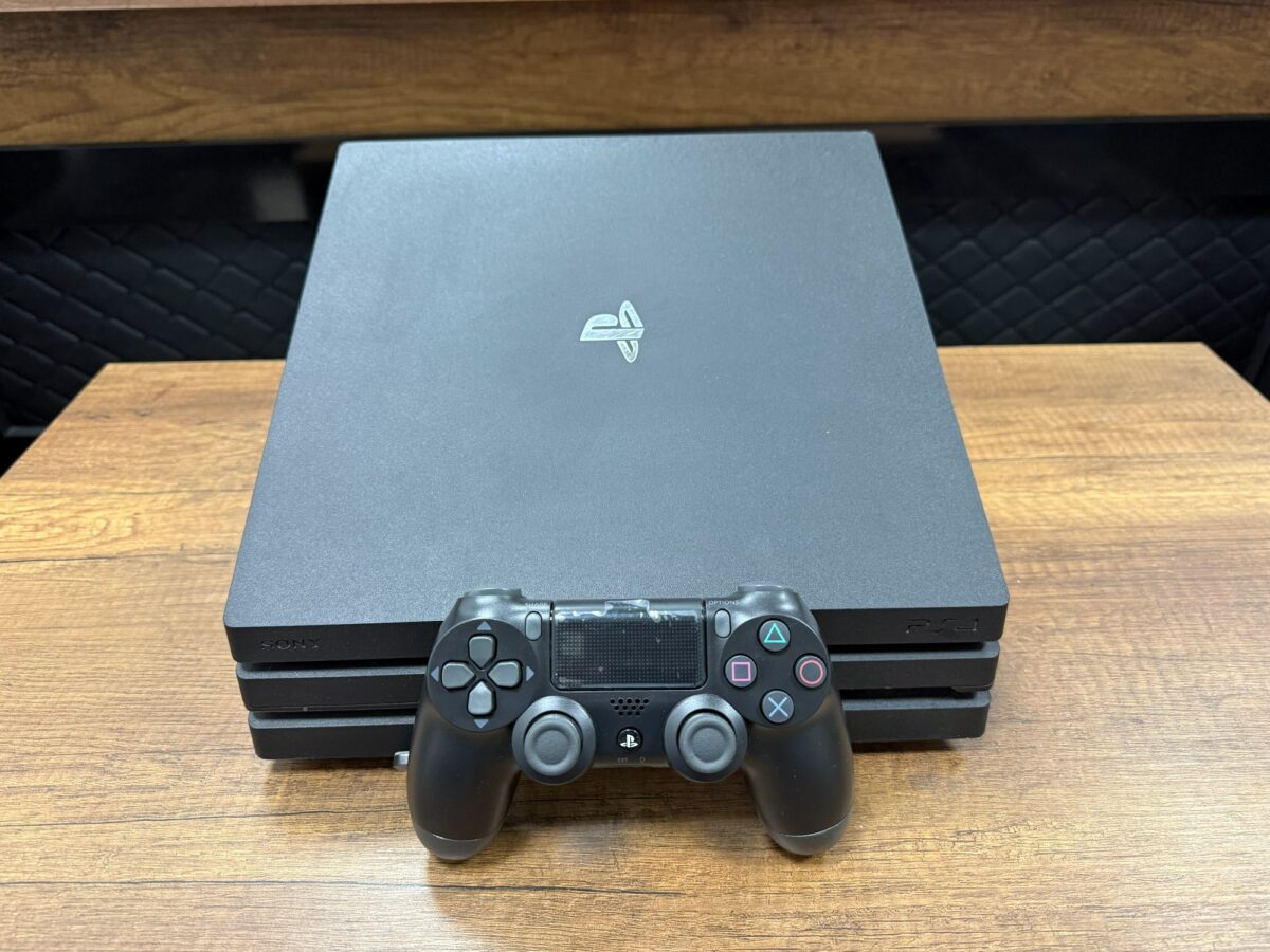 Sony PlayStation 4 Pro Tek Kol CUH-7216B Oyun Konsolu (İKİNCİ EL) - Görsel 3