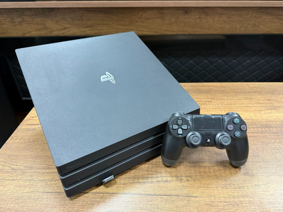 Sony PlayStation 4 Pro Tek Kol CUH-7216B Oyun Konsolu (İKİNCİ EL) - Görsel 4
