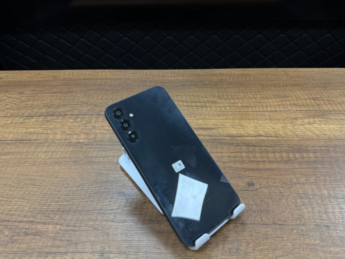Samsung Galaxy A24 128 GB /6 GB Siyah Telefon (İKİNCİ EL) - Görsel 3