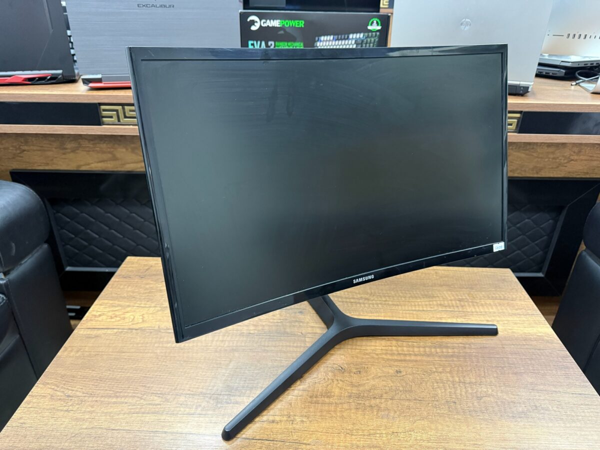 Samsung CRG5 LC24RG50FZRXUF 24" 4ms Full HD Curved 144 Hz Oyuncu Monitörü (İKİNCİ EL) - Görsel 2