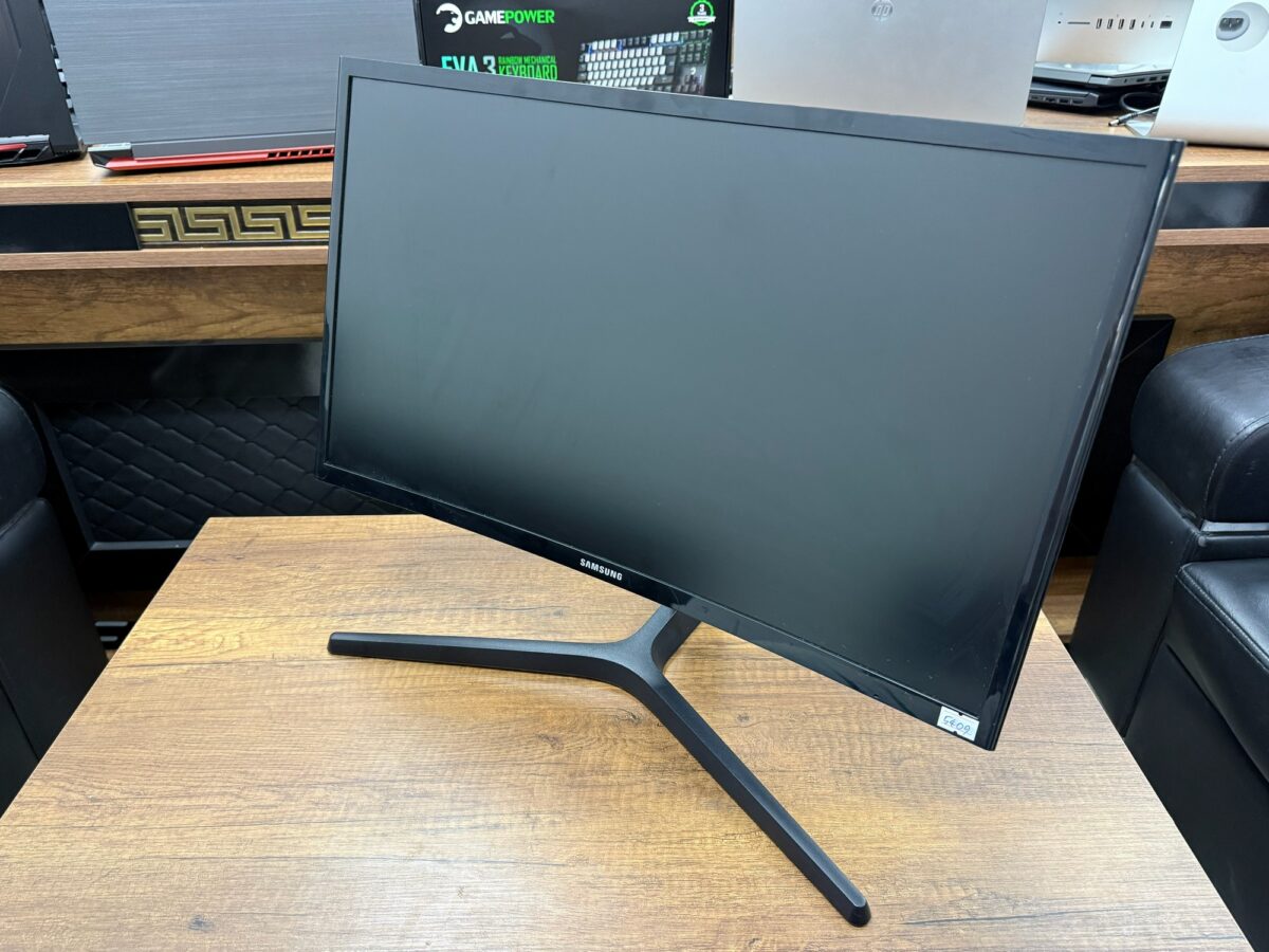 Samsung CRG5 LC24RG50FZRXUF 24" 4ms Full HD Curved 144 Hz Oyuncu Monitörü (İKİNCİ EL) - Görsel 3