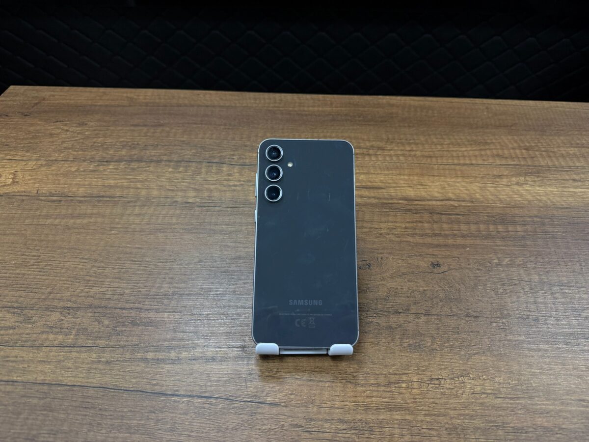Samsung S23 FE 8 / 256 GB Siyah Telefon (İKİNCİ EL) - Görsel 2