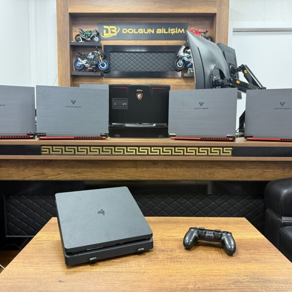 Sony PlayStation 4 Slim 500GB CUH-2216A Tek Kol Oyun Konsolu (İKİNCİ EL)