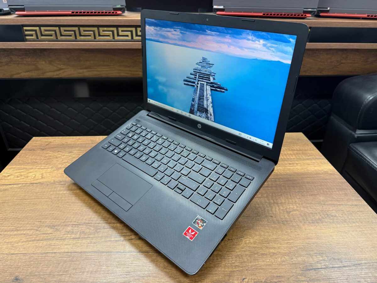HP 15-DB1030NT AMD Ryzen 3 3200U 8GB RAM 128GB SSD 15.6" HD 7DT33EA Notebook (İKİNCİ EL) - Görsel 3