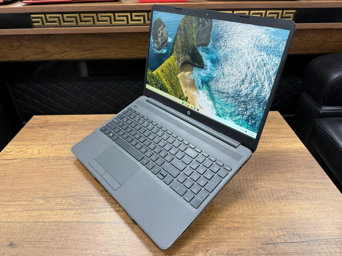 HP 255 G8 7N4W6AA Ryzen 5 5500U 32GB RAM 1TB SSD 15.6" Full HD Notebook (İKİNCİ EL) - Görsel 3