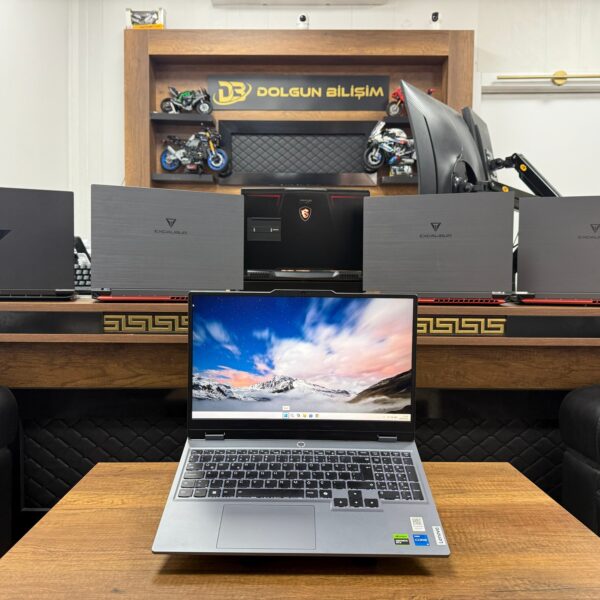 Lenovo LOQ 15IAX9 i5-12450HX 8GB 512 GB RTX4050 15.6" FHD 83GS0081TR Notebook (İKİNCİ EL)