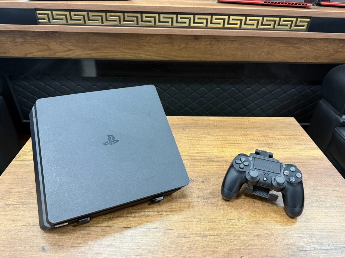 Sony PlayStation 4 Slim 500GB Tek Kol CUH-2016A Oyun Konsolu (İKİNCİ EL) - Görsel 2