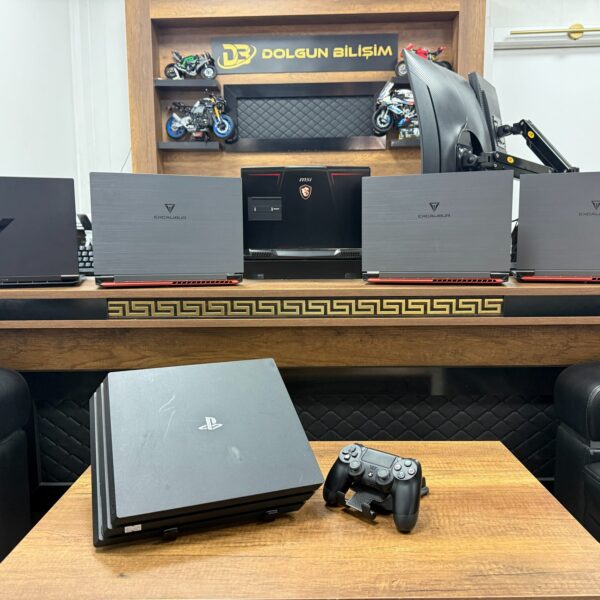 Sony PlayStation 4 Pro Tek Kol 1TB CUH-7016B Oyun Konsolu (İKİNCİ EL)
