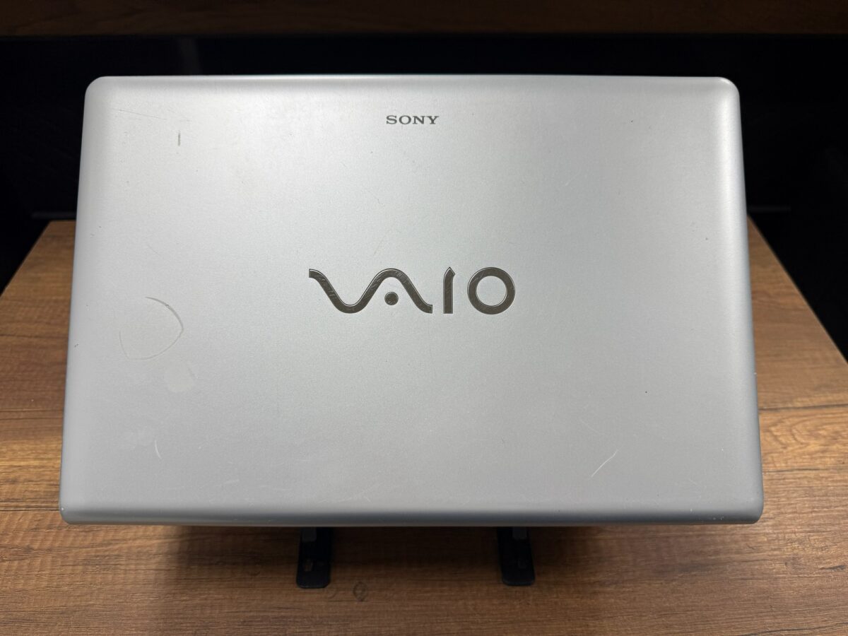 Sony VAIO VPCEB2M1E Intel Core i3-350M 4GB RAM 240GB SSD Notebook (İKİNCİ EL) - Görsel 4