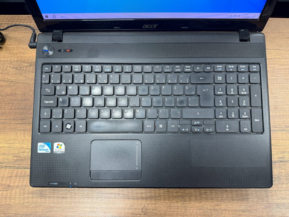 Acer Aspire 5736Z Intel Pentium T4500 4GB RAM 240GB SSD 15.6" HD Notebook (İKİNCİ EL) - Görsel 2