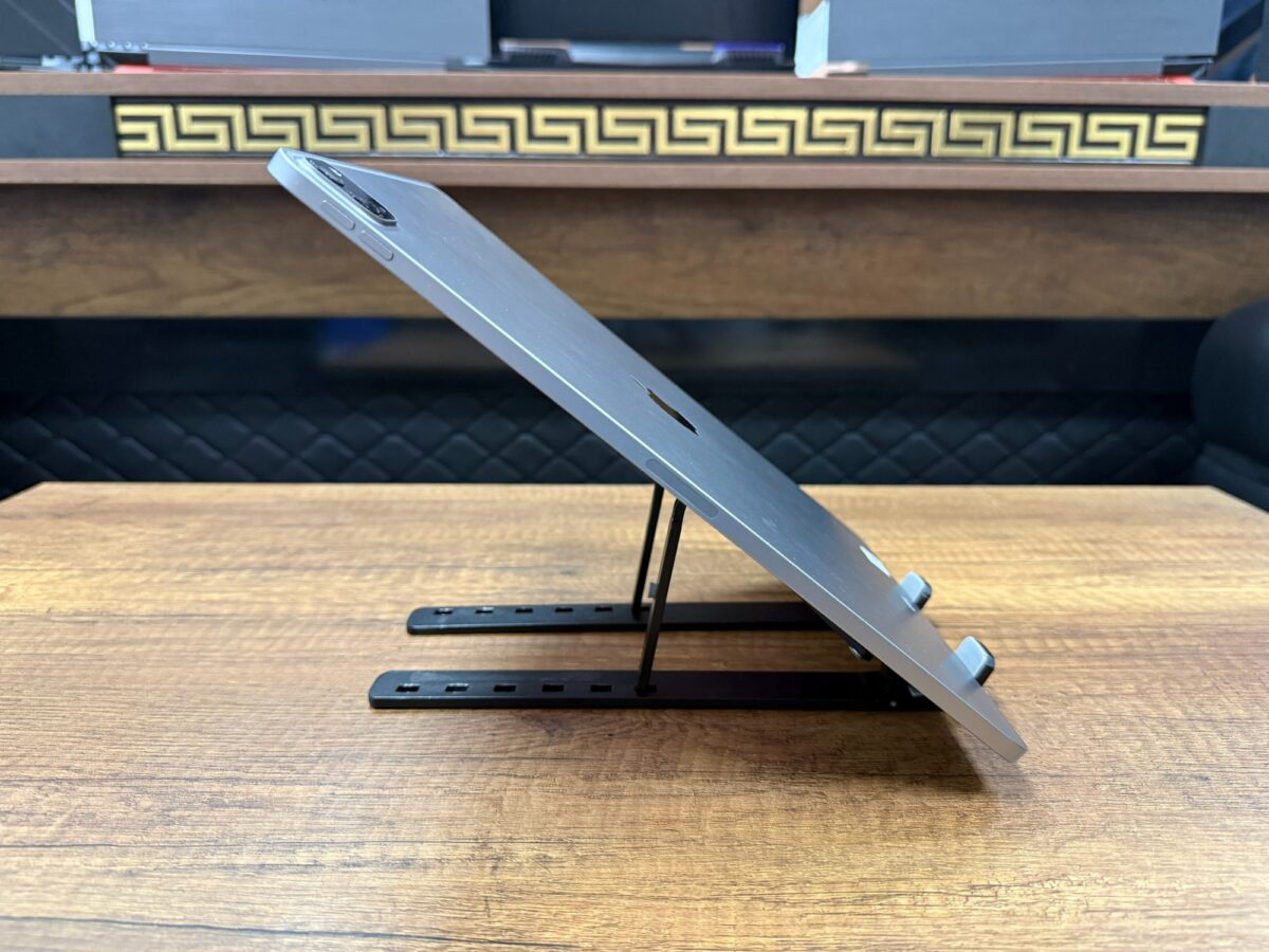 Apple iPad Pro 6. Nesil Wi-Fi 128 GB 12.9" MNXP3TU/A Uzay Grisi Tablet (İKİNCİ EL) - Görsel 5