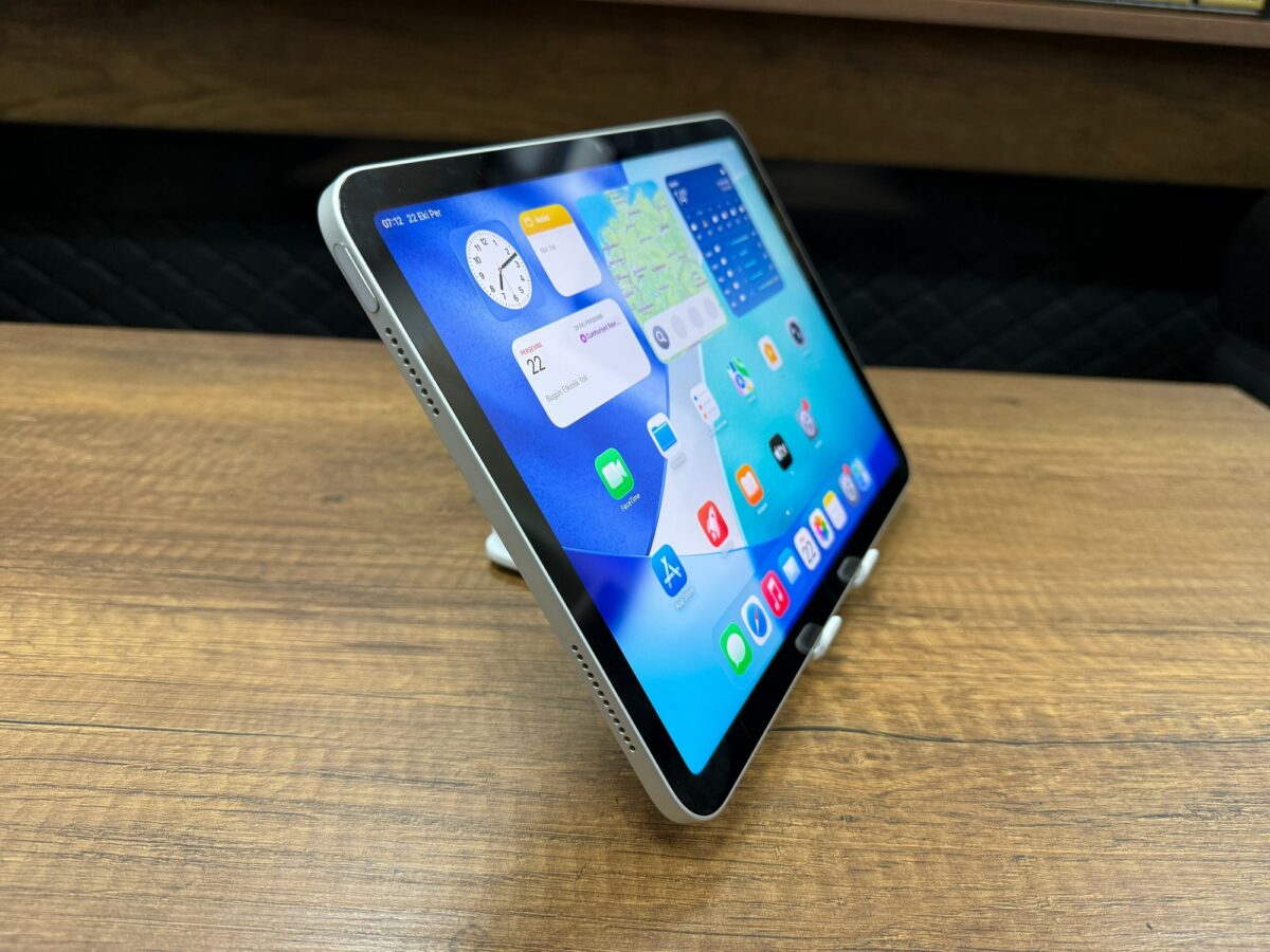 Apple iPad A16 11. Nesil Wi-Fi 128 GB 11" Gümüş Tablet (İKİNCİ EL) - Görsel 3
