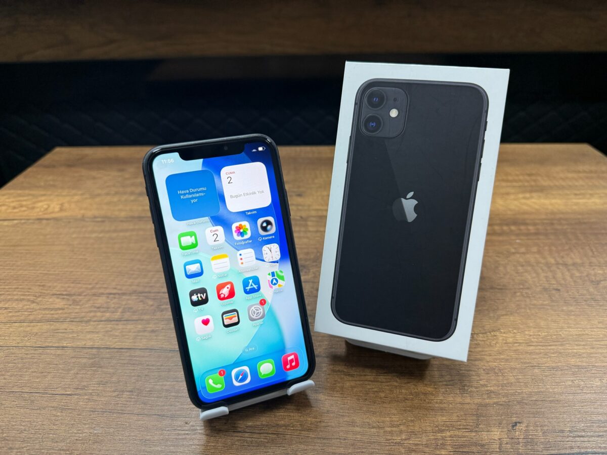 Apple iPhone 11 128GB Siyah Cep Telefonu (İKİNCİ EL) - Görsel 2