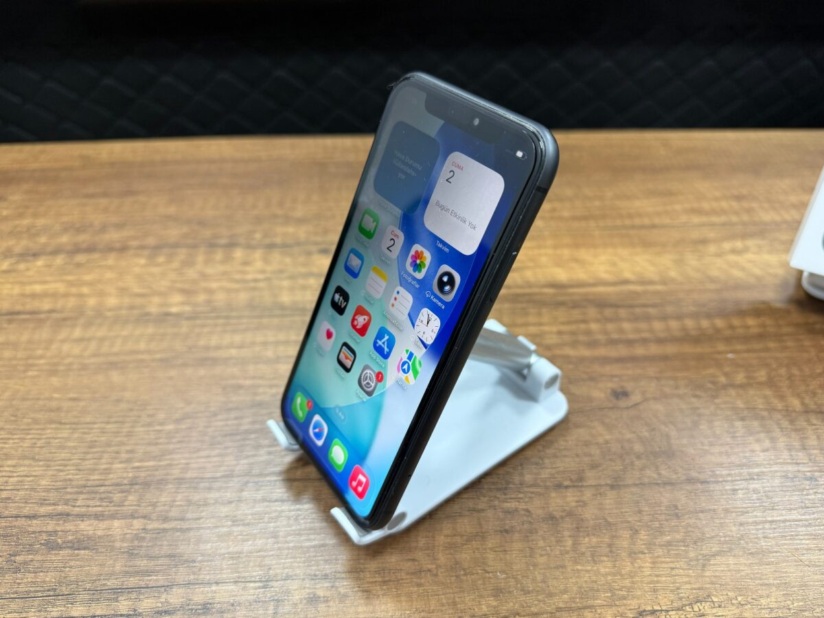 Apple iPhone 11 128GB Siyah Cep Telefonu (İKİNCİ EL) - Görsel 4