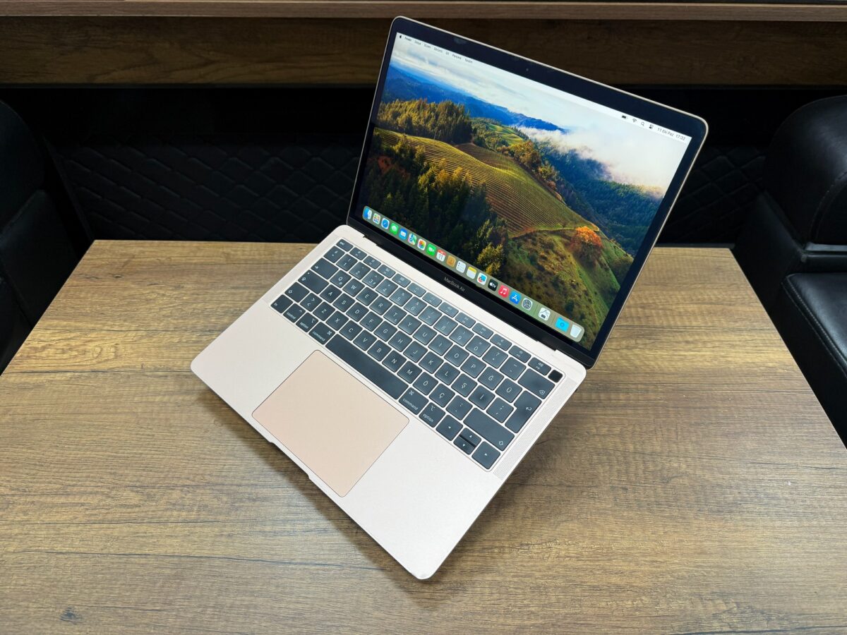 Apple MacBook Air 2018 i5 8GB RAM 128GB SSD 13" Gold Notebook (İKİNCİ EL) - Görsel 3