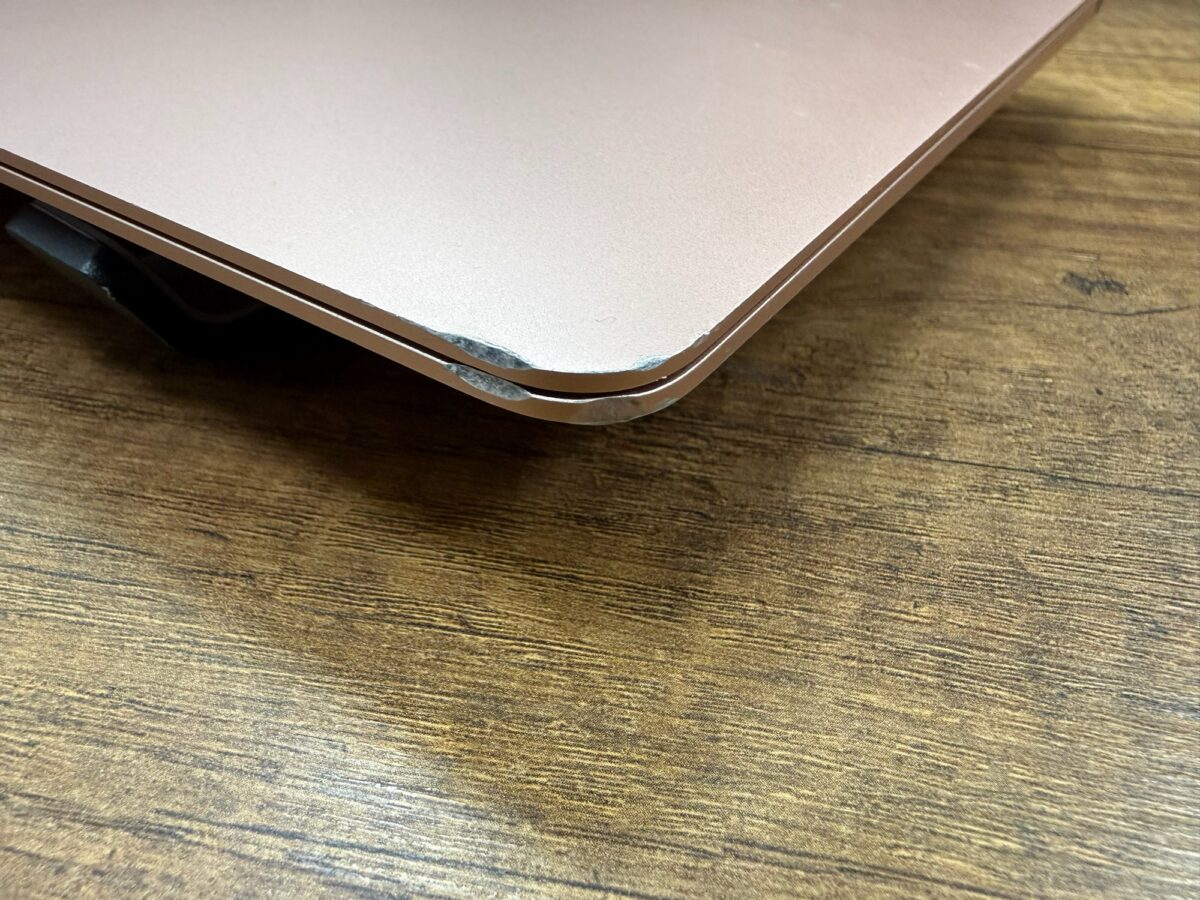 Apple MacBook Air 2018 i5 8GB RAM 128GB SSD 13" Gold Notebook (İKİNCİ EL) - Görsel 6