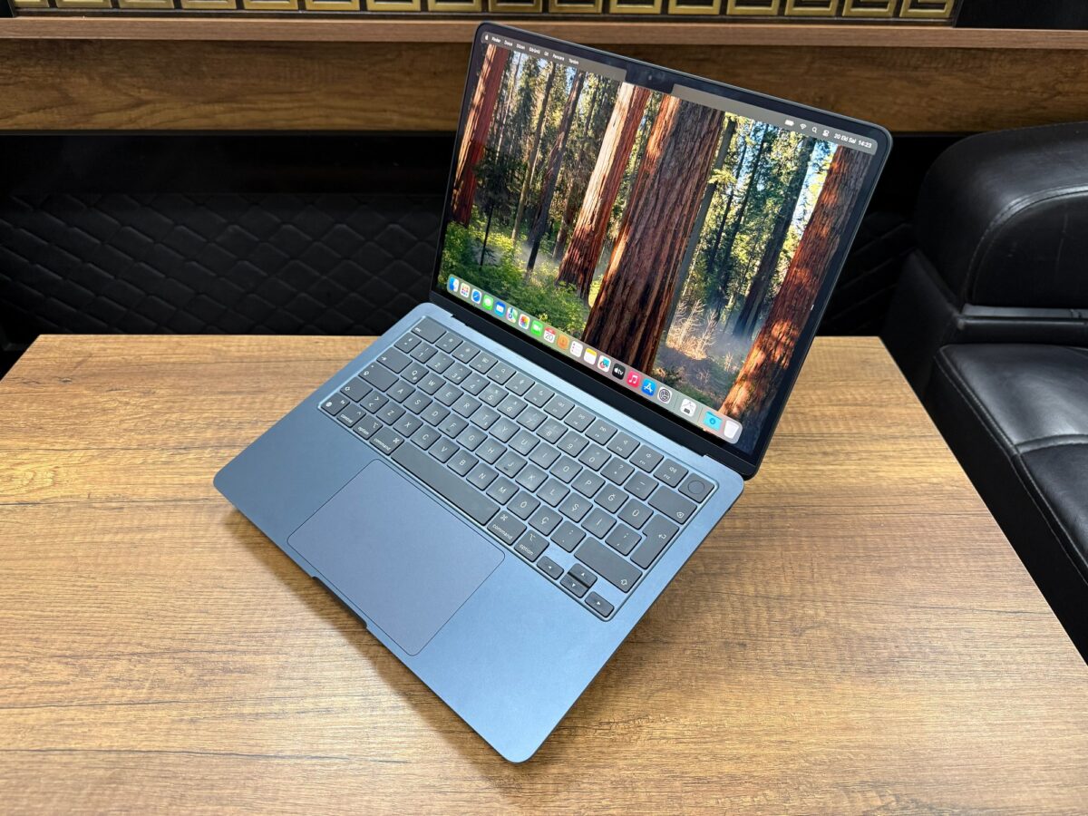 Apple MacBook Air M2 16GB RAM 256GB SSD 13.6" MC7X4TU/A Gece Yarısı Notebook (İKİNCİ EL) - Görsel 4