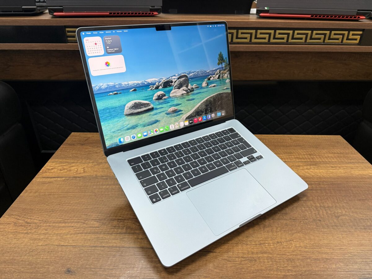 Apple MacBook Air M4 16GB RAM 256GB SSD 15.3" MC7A4TU/A Gök Mavisi Notebook (İKİNCİ EL) - Görsel 3