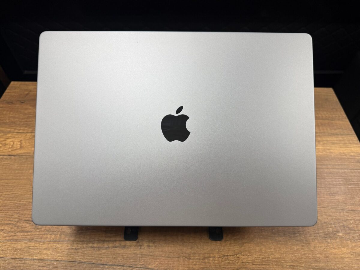 Apple MacBook M2 Pro 16GB RAM 1TB SSD 16.2” Uzay Grisi Notebook (İKİNCİ EL) - Görsel 5
