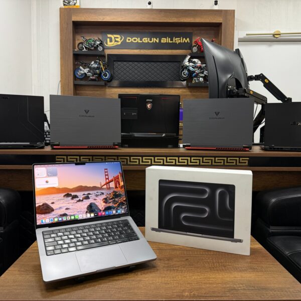 Apple Macbook Pro M3 16GB RAM 512GB SSD 14" Uzay Grisi Notebook (İKİNCİ EL)
