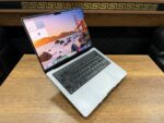 Apple Macbook Pro M3 16GB RAM 512GB SSD 14" Uzay Grisi Notebook (İKİNCİ EL) - Görsel 3