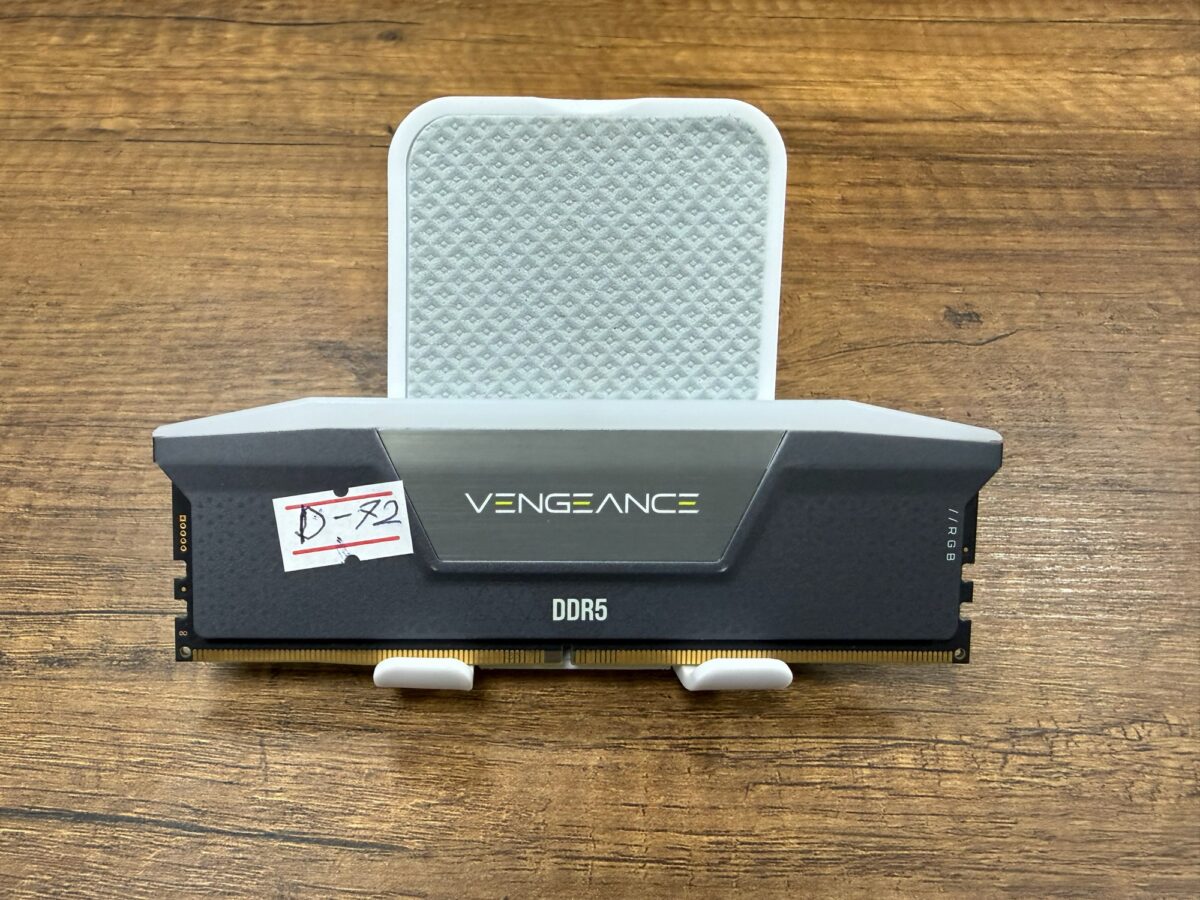 Corsair Vengeance RGB 16GB 6000MHz CL30 CMH32GX5M2B6000Z30K DDR5 Ram (İKİNCİ EL) - Görsel 2