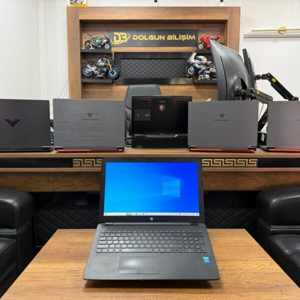 HP 15-BS153NT i3-5005U 8GB RAM 120GB SSD 15.6" HD 4UK80EA Notebook (İKİNCİ EL)