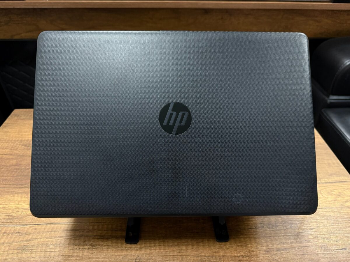 HP 15-BS153NT i3-5005U 8GB RAM 120GB SSD 15.6" HD 4UK80EA Notebook (İKİNCİ EL) - Görsel 4