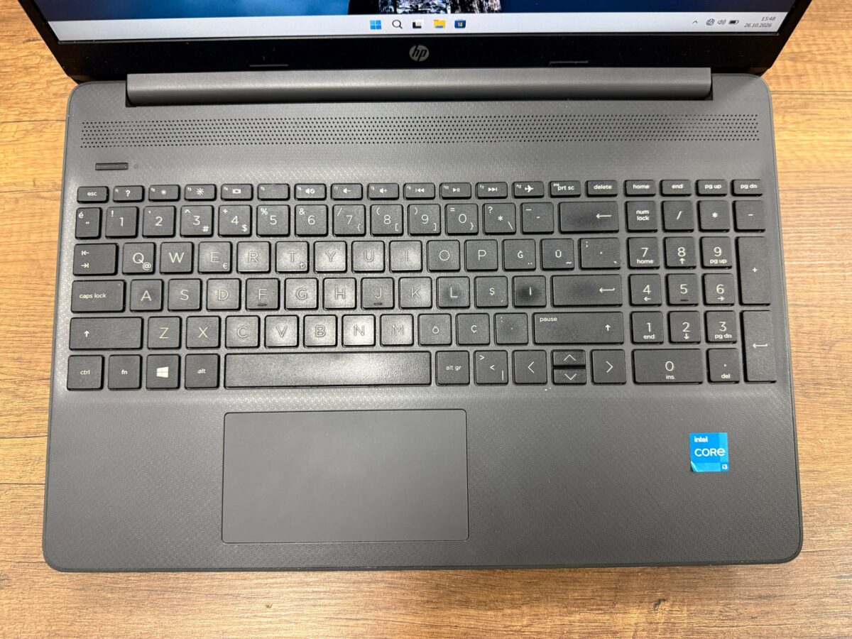 HP 15S-FQ2045NT i3-1115G4 12GB RAM 256GB SSD 15.6" 2N2N8EA Notebook (İKİNCİ EL) - Görsel 2