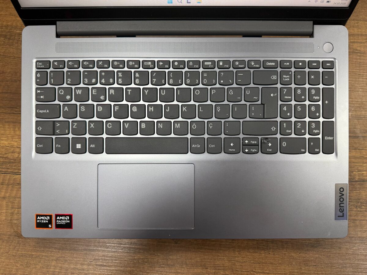 Lenovo IdeaPad Slim 3 15AMN8 AMD Ryzen 5 40 8GB RAM 512GB SSD 15.6" FHD 82XQ0112TX Notebook (İKİNCİ EL) - Görsel 2