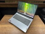 Lenovo IdeaPad Slim 3 15AMN8 AMD Ryzen 5 40 8GB RAM 512GB SSD 15.6" FHD 82XQ0112TX Notebook (İKİNCİ EL) - Görsel 3