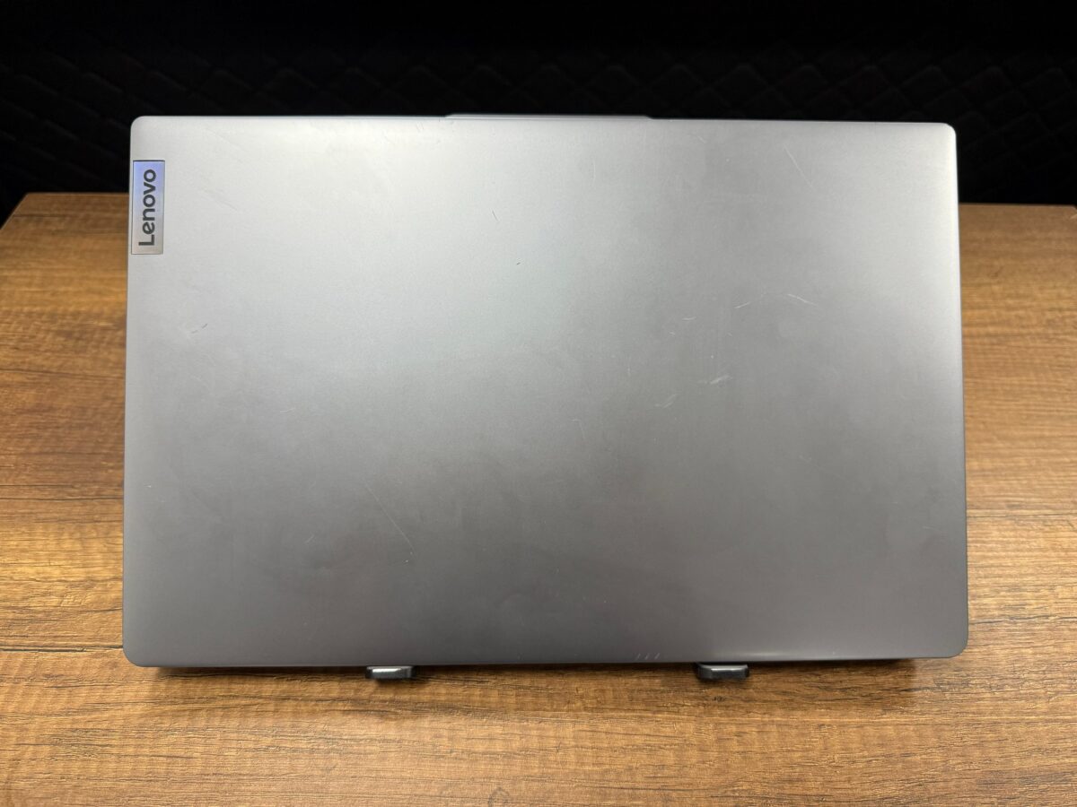 Lenovo IdeaPad Slim 3 15IAH8 i5-12450H 8GB RAM 256GB SSD 15.6" FHD 83ER001ETR Notebook (İKİNCİ EL) - Görsel 4