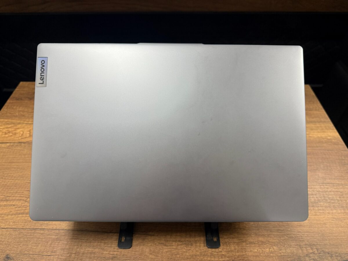 Lenovo IdeaPad Slim 3 15AMN8 Ryzen 5 40 8GB RAM 512GB SSD 15.6" FHD 82XQ0112TX Notebook (İKİNCİ EL) - Görsel 4