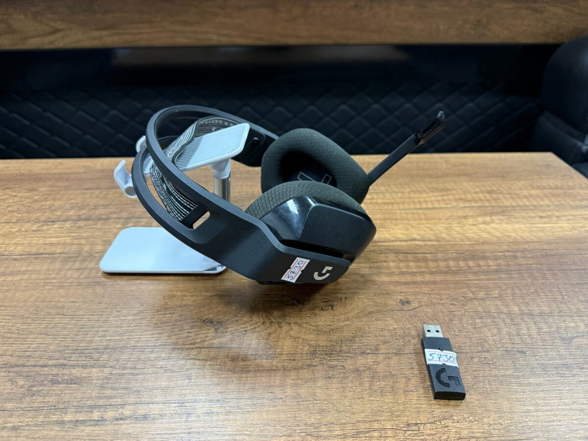 Logitech G733 Lightspeed Siyah RGB 7.1 Kablosuz Kulak Üstü Oyuncu Kulaklığı (İKİNCİ EL) - Görsel 3