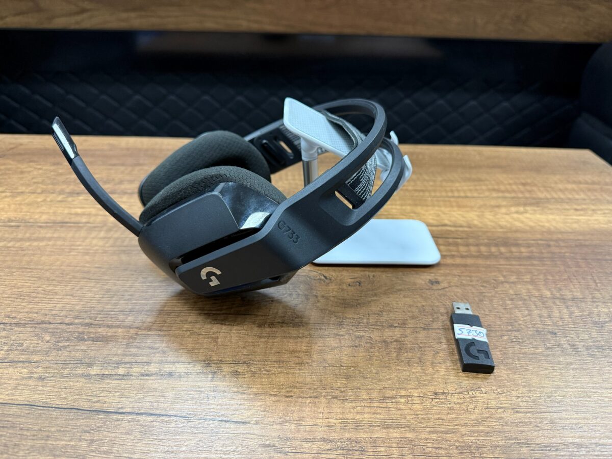 Logitech G733 Lightspeed Siyah RGB 7.1 Kablosuz Kulak Üstü Oyuncu Kulaklığı (İKİNCİ EL) - Görsel 4