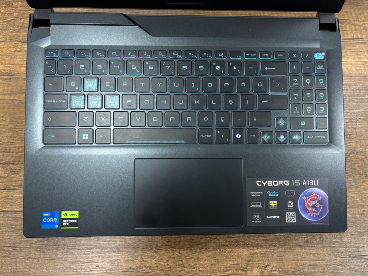 MSI Cyborg 15 A13UC-2087XTR i5-13420H 16GB 512GB RTX3050 15.6" Oyuncu Notebook (İKİNCİ EL) - Görsel 2