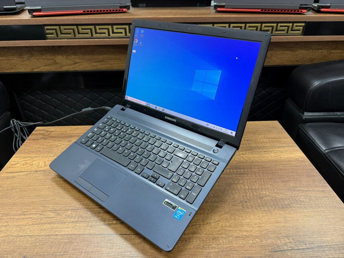 Samsung NP350E7C-S01TR İ5-3230M 8GB 128GB HD4000 17.3" Notebook (İKİNCİ EL) - Görsel 3
