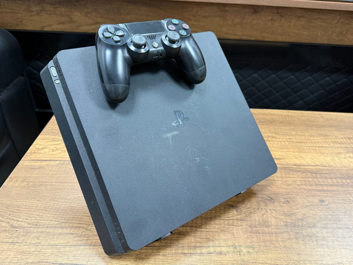 Sony PlayStation 4 Slim CUH-2016B 1TB Tek Kol Oyun Konsolu (İKİNCİ EL) - Görsel 3